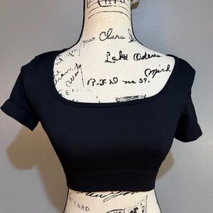OQQ SQUARE NECK RIBBED BLACK CROP TOP SZ S